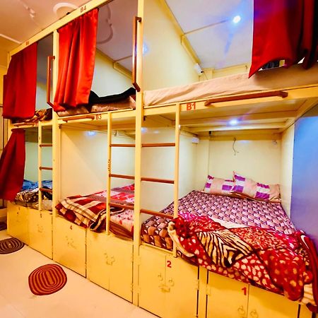 Namo Guest House Only For Indians พาราณสี ภายนอก รูปภาพ