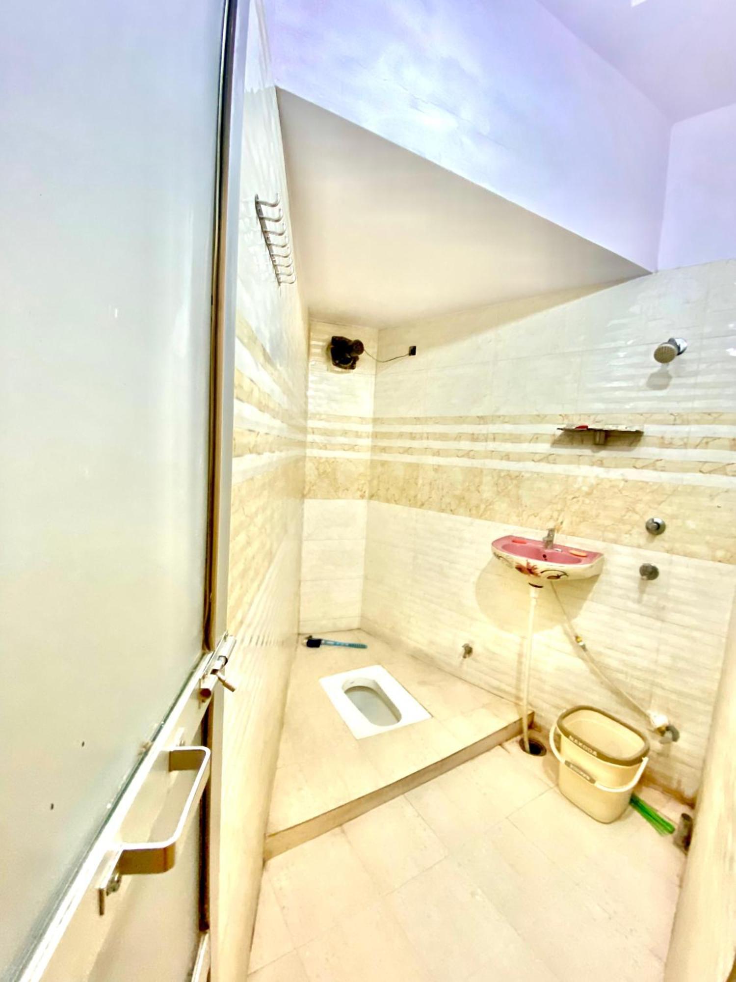 Namo Guest House Only For Indians พาราณสี ภายนอก รูปภาพ