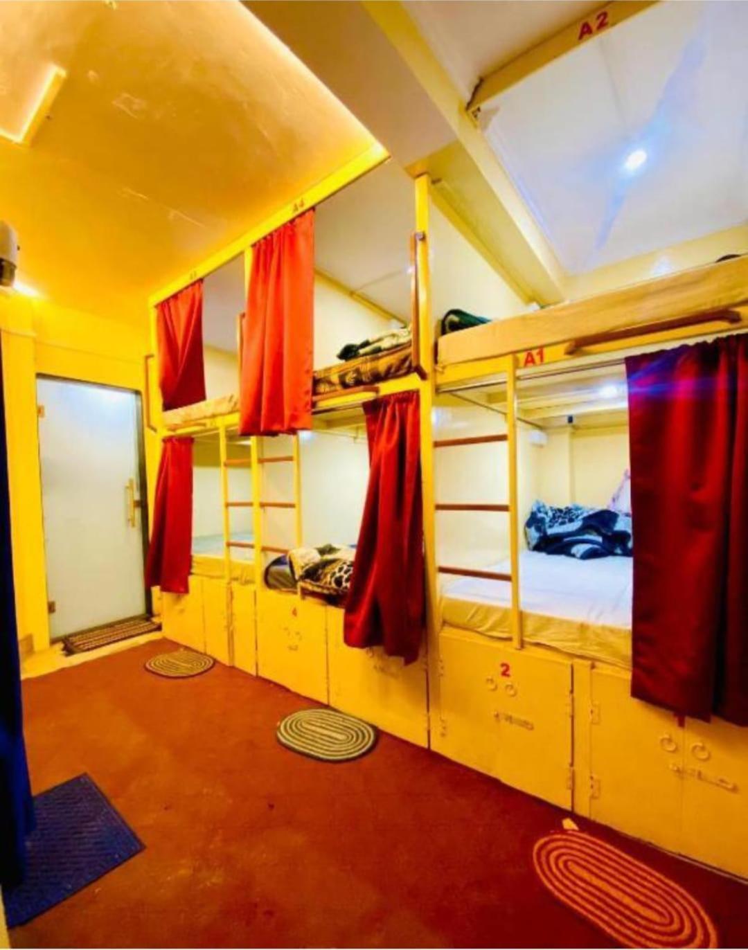 Namo Guest House Only For Indians พาราณสี ภายนอก รูปภาพ